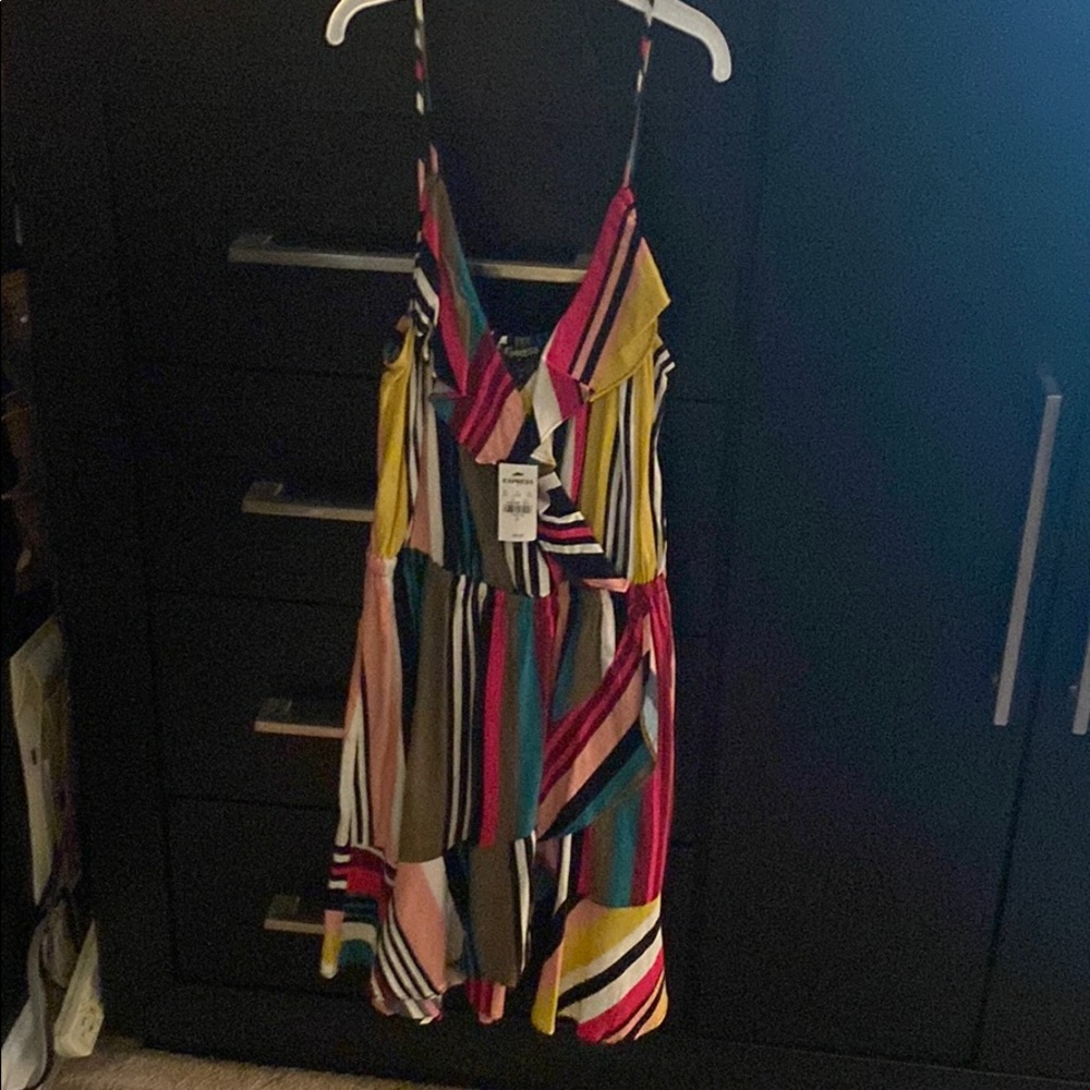 Express size small tags still on summer dress